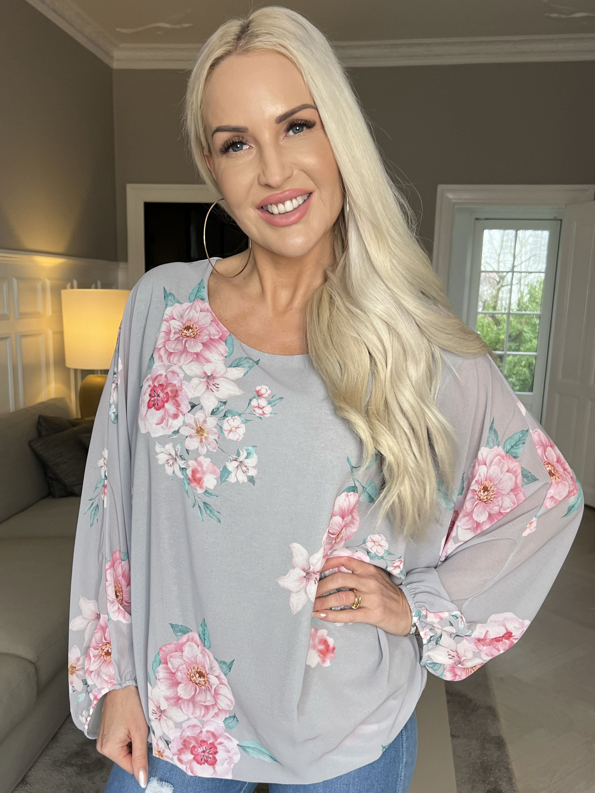 Destiny Rose - Blus i chiffong med bondrosor